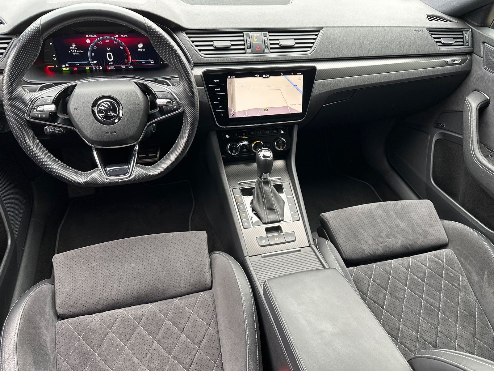 Fahrzeugabbildung SKODA Superb Combi 1.4 TSI iV DSG Sportline NAV+LED