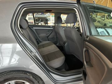Volkswagen Golf V Lim. Tour *KLIMA*SZHZ*TEMPOMAT*AHK*