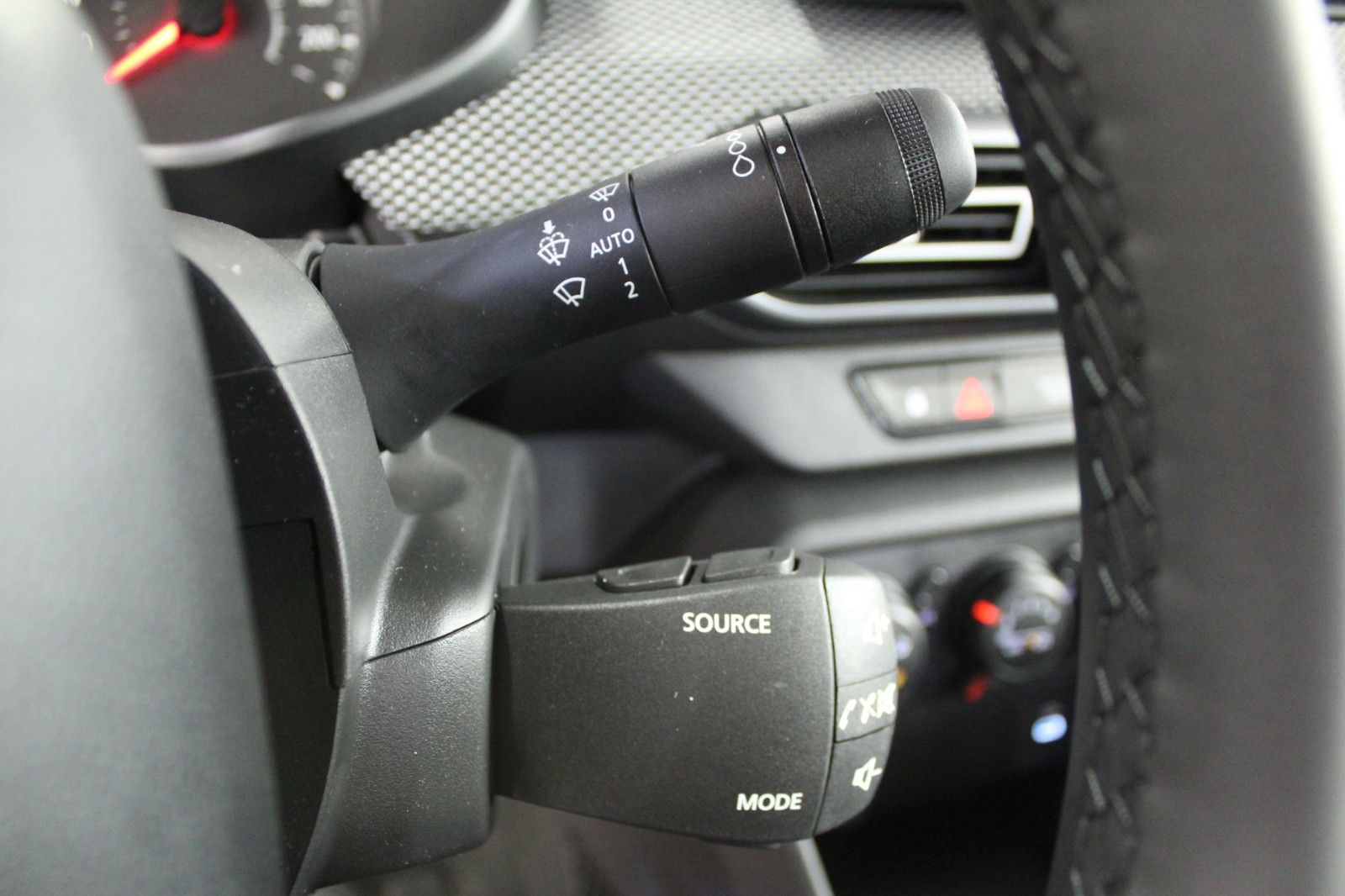 Fahrzeugabbildung Dacia Logan III TCe 90 Expression*Media Nav*PDC*