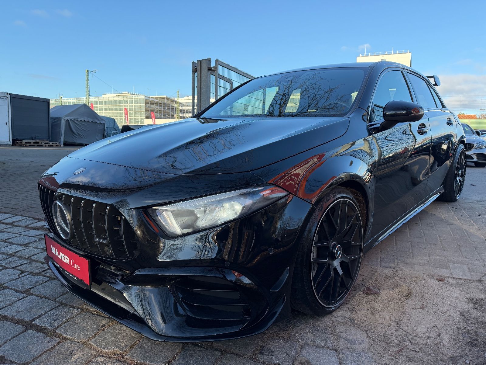 Fahrzeugabbildung Mercedes-Benz A 35 AMG 4Matic*BURMESTER*PANO*LED*ALCANTARA*19"