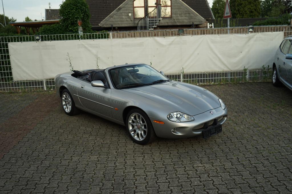 Jaguar XKR