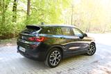 BMW X2 xDrive25e Advantage Garantie 10/28 - BMW X2 Advantage mit Hybrid-Antrieb (Benzin/Elektro)