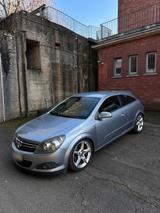 Opel Astra H GTC - Opel Astra aus 2006 mit Diesel-Antrieb