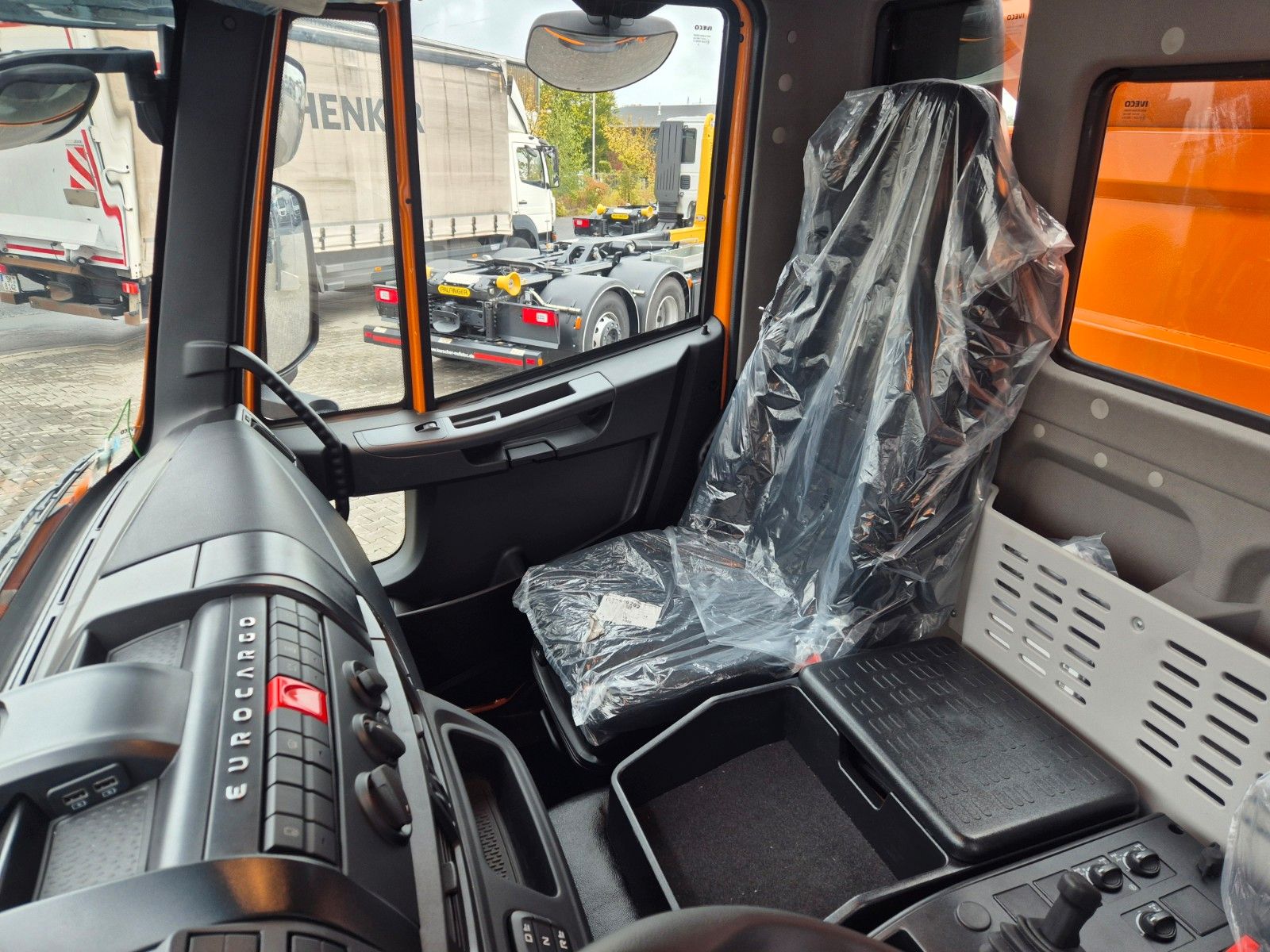 Fahrzeugabbildung Iveco ML150E28W 4x4 Meiller Dreiseitenkipper 2xAHK