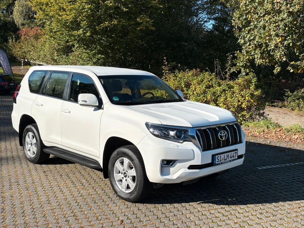 Image of Toyota Land Cruiser