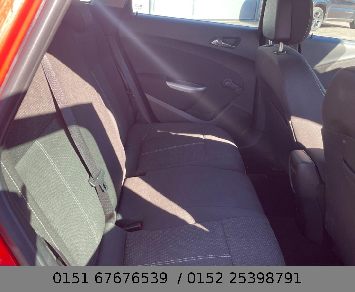 Opel Astra 2011 — photo 6