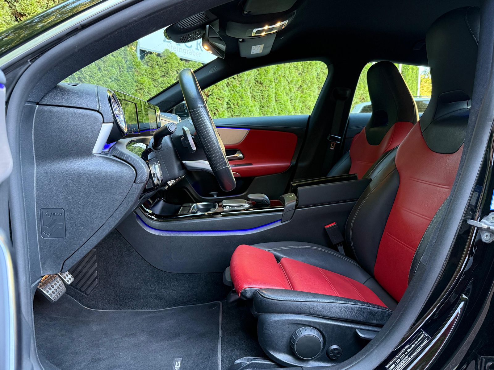 Vehicle illustration Mercedes-Benz CLA 200 Shooting Brake AMG LINE 8G LED+AHK+STHZ