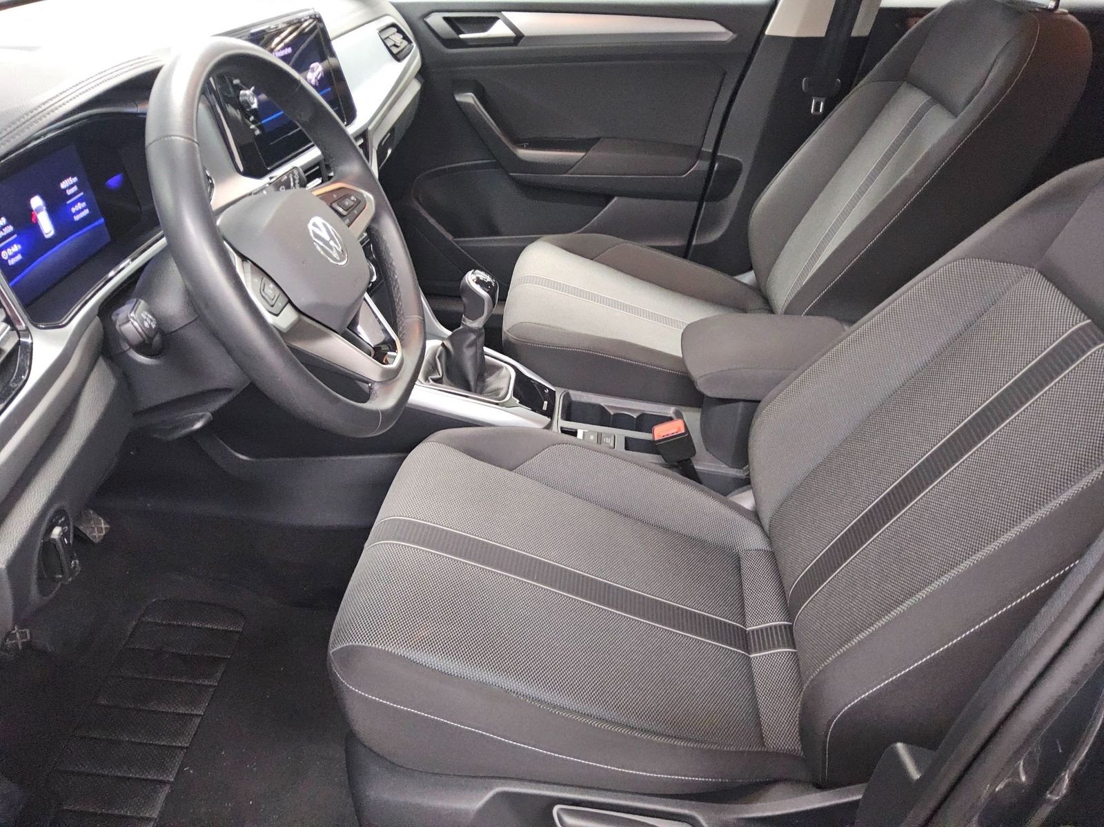 Volkswagen T-Roc 1.0 TSI Life LED DC PDC Shz foto 9