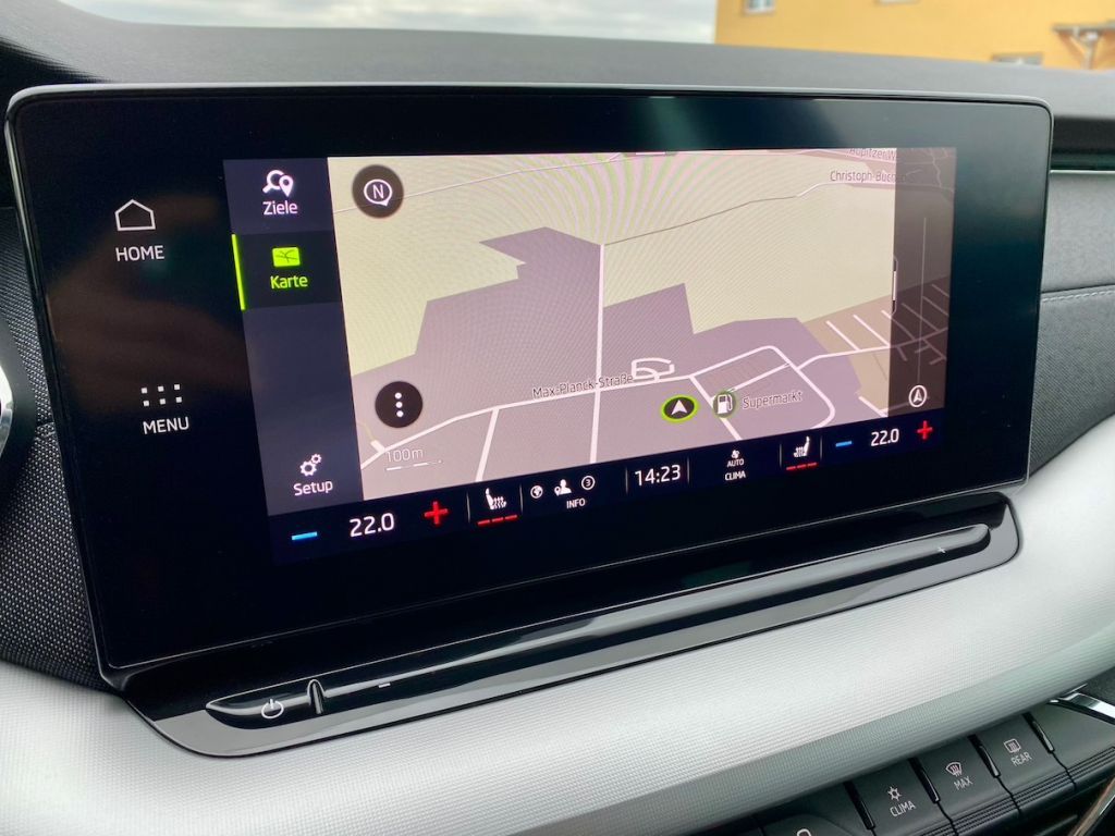 Fahrzeugabbildung SKODA Octavia Combi 2.0 TDI Style AAC NAVI LED HEAD UP