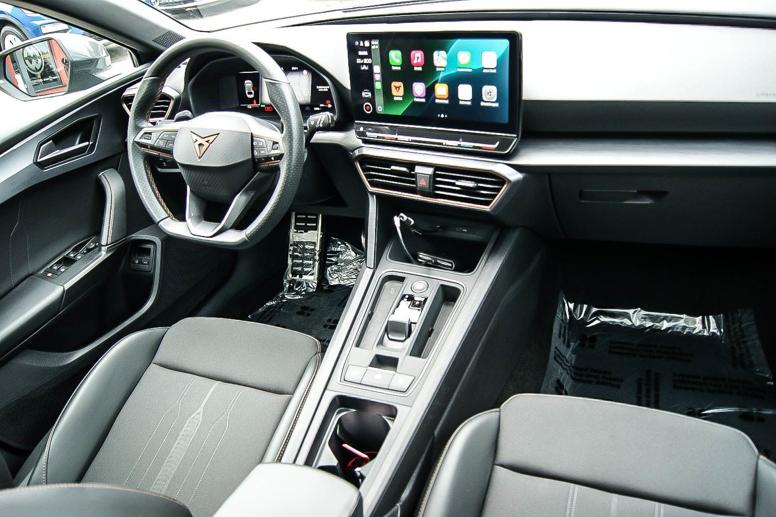 Fahrzeugabbildung CUPRA Leon Sportstourer e-Hybrid PANORAMA CARPLAY ACC