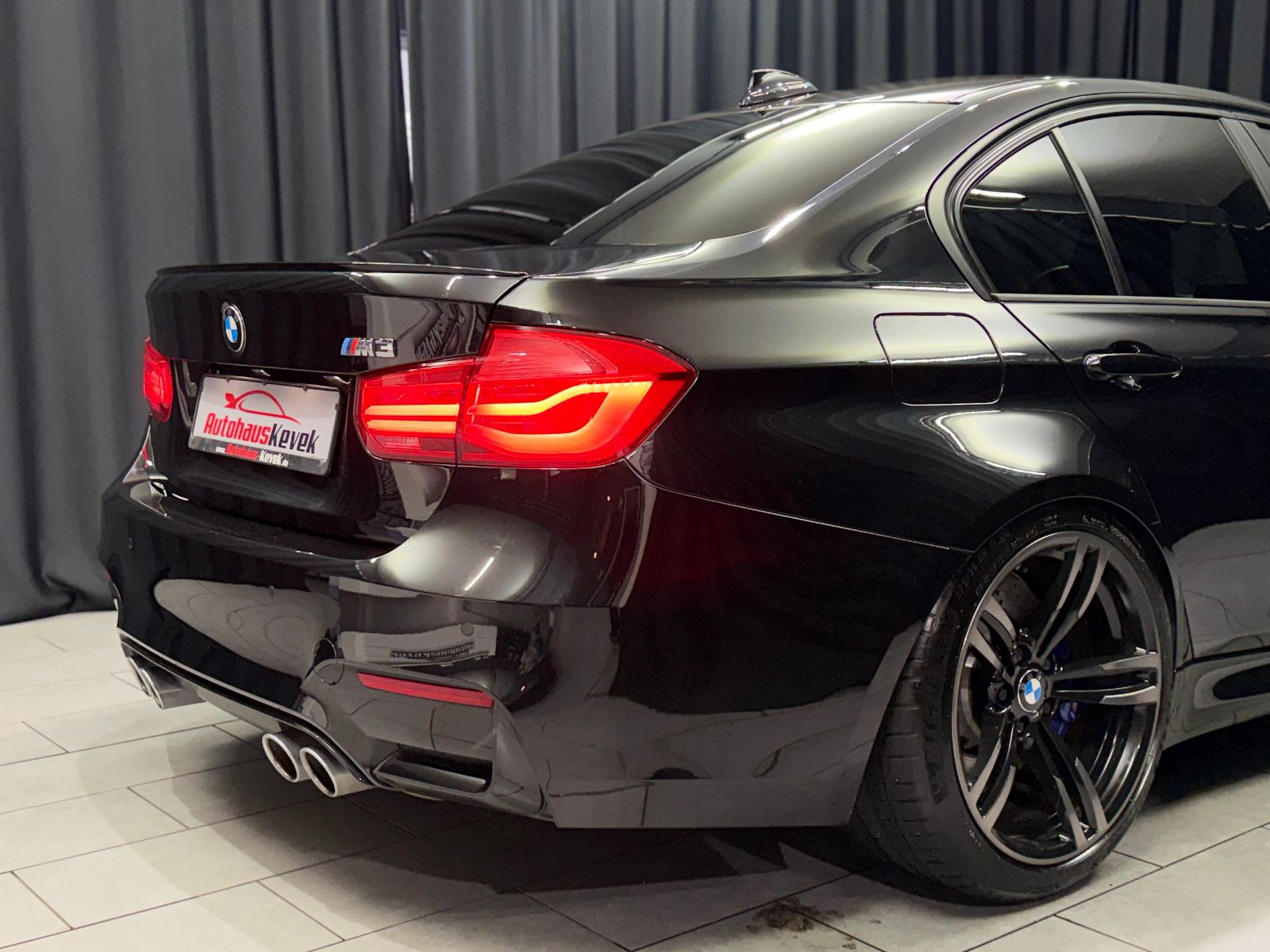 Fahrzeugabbildung BMW M3 Limousine|DKG|NAVI|FACELIFT|UNFALLFREI|CARBON