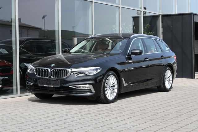 BMW 530d xDr Touring Lux. °ACC°HUD°KOMFORTSITZE°PANO