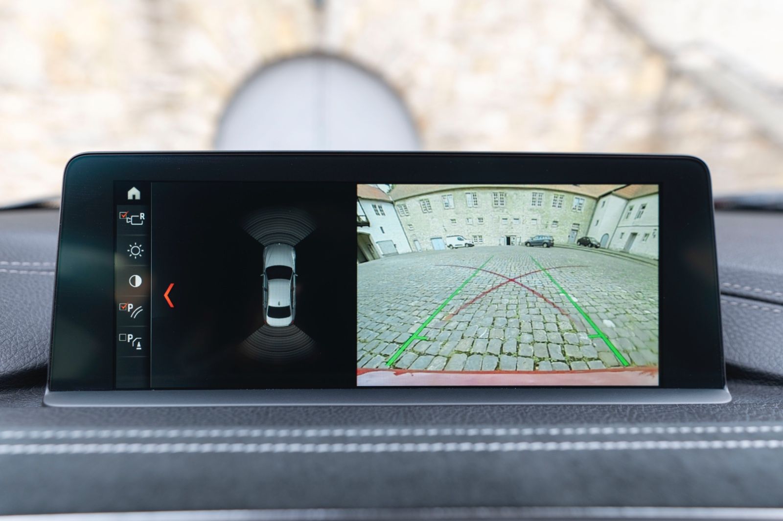 Fahrzeugabbildung BMW 340i M-Performance H&K TOTW LED CARPLAY KAM PDC