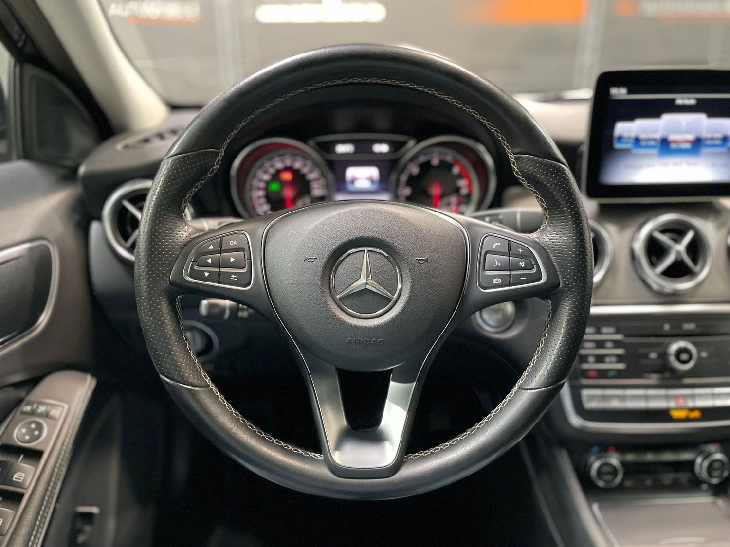 Fahrzeugabbildung Mercedes-Benz GLA 220 CDI 4Matic Off-Road#Sport#LED#Ambiente#K