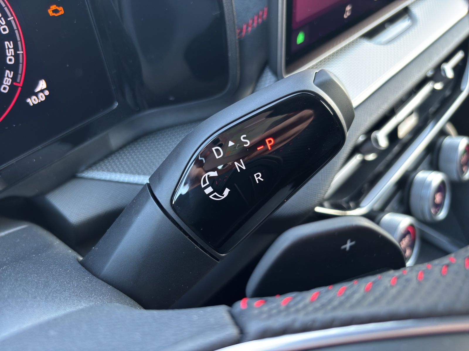 Fahrzeugabbildung SKODA Kodiaq RS 2.0 TSI 4x4 AHZ HUD MATRIX DCC