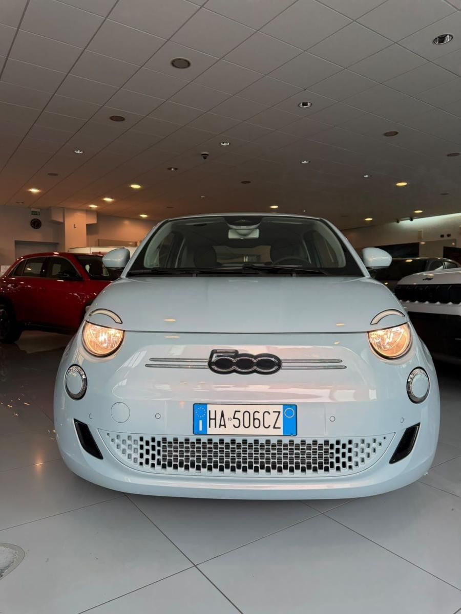 Fiat FIAT - 500 E - 500 Icon Berlina imagem 3