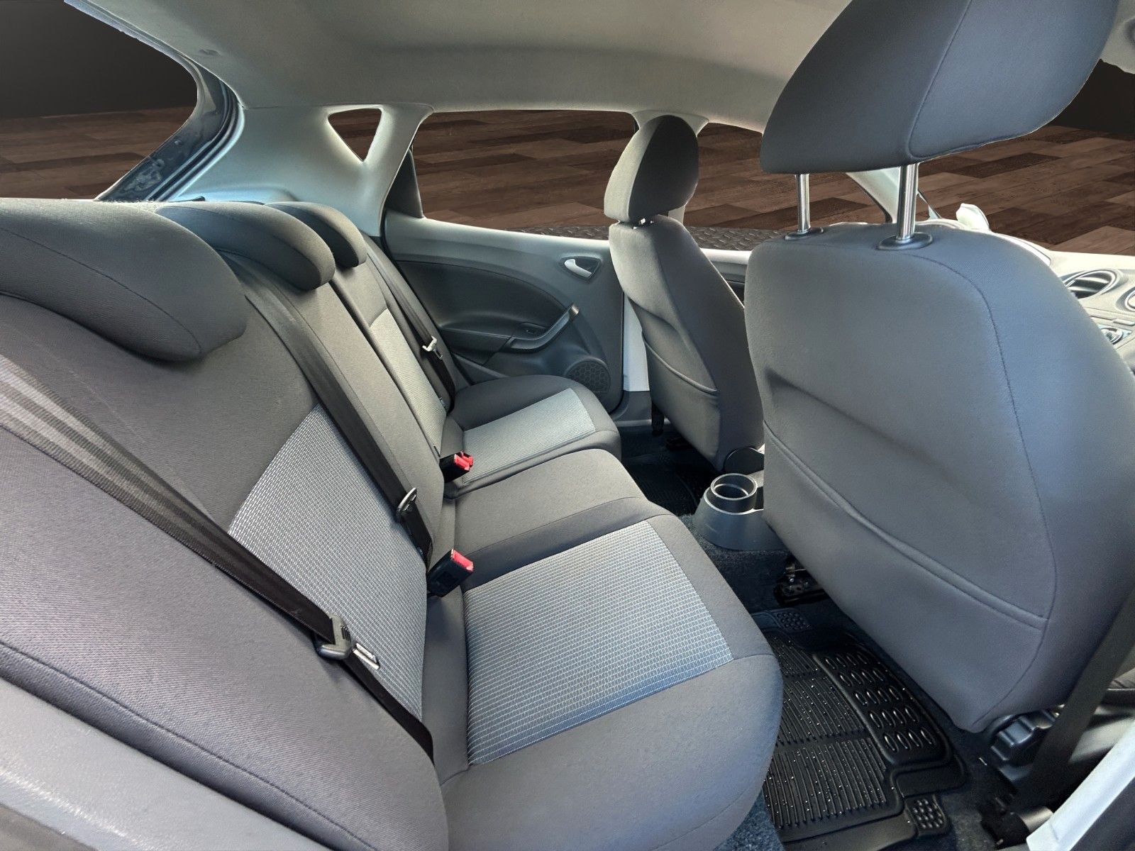 Fahrzeugabbildung SEAT Ibiza Lim. Stylance / Klimaautomatik/ 2.Hand /