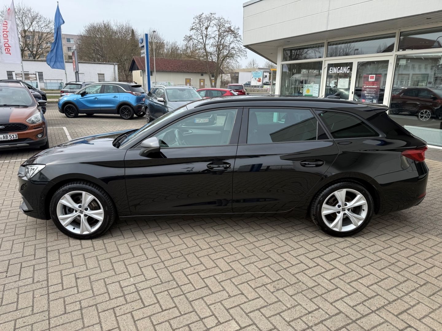 Fahrzeugabbildung SEAT Leon Sportstourer FR Navi Digitales Cockpit LED