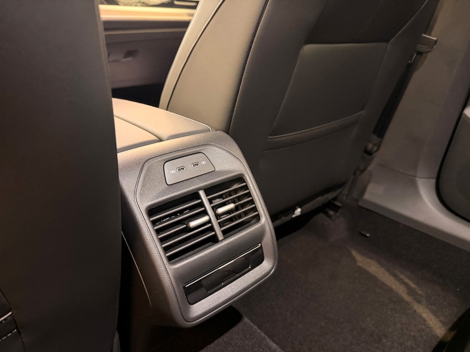 Volkswagen Passat Variant - Bild 13