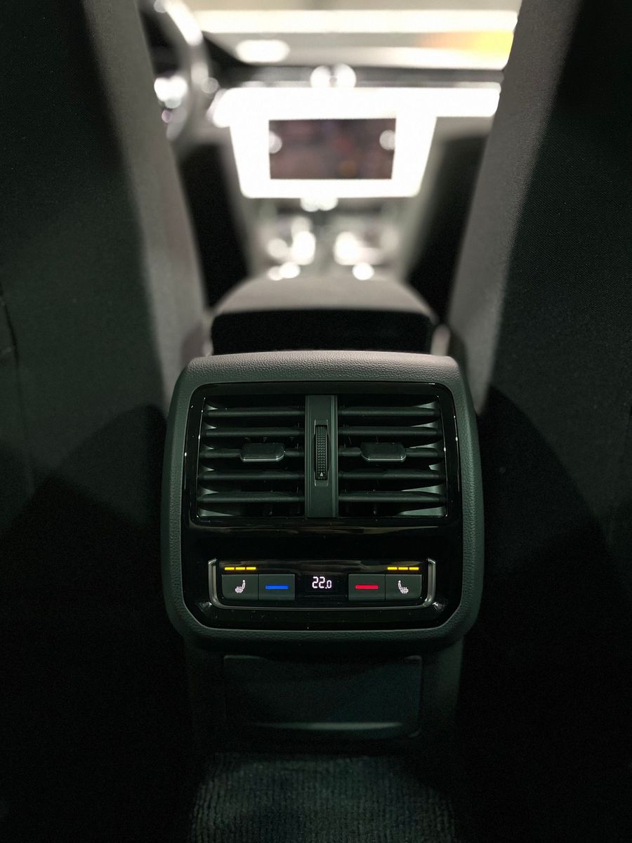 Fahrzeugabbildung Volkswagen Passat 2.0TDI Comfortline#LED#ACC##AHK#Kamera#Ca