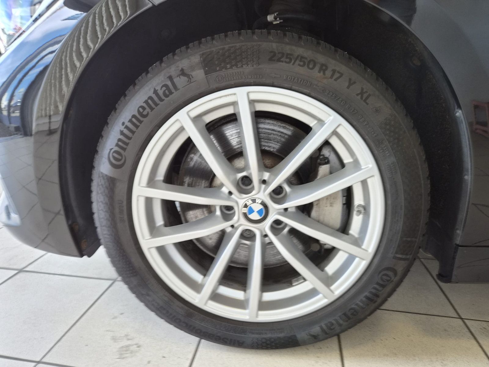 Fahrzeugabbildung BMW 330 e Advantage / NAVI / KLIMA / Garantie