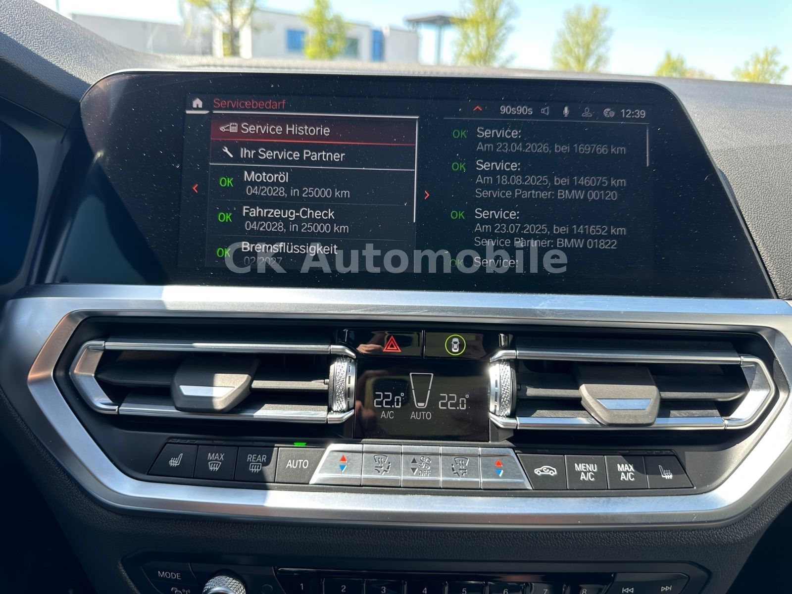 Fahrzeugabbildung BMW 318d Touring Sport-Line/Shadow-Line/Navi/Laser