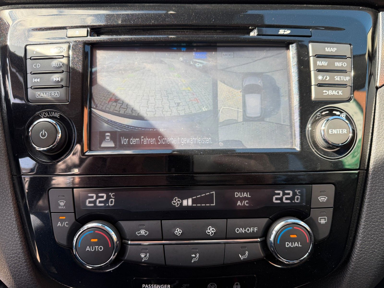 Fahrzeugabbildung Nissan Qashqai N-Connecta 1-HAND NAVI 360 KAMERA TEMPOM