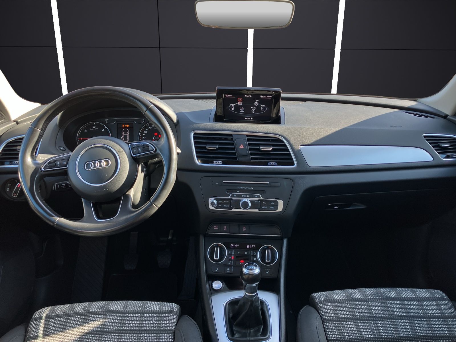 Fahrzeugabbildung Audi Q3 2.0 TDI sport AHK Xenon SHZ