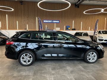 Renault Megane IV Grandtour Play *Navi*AHK*Sitzheiz.*