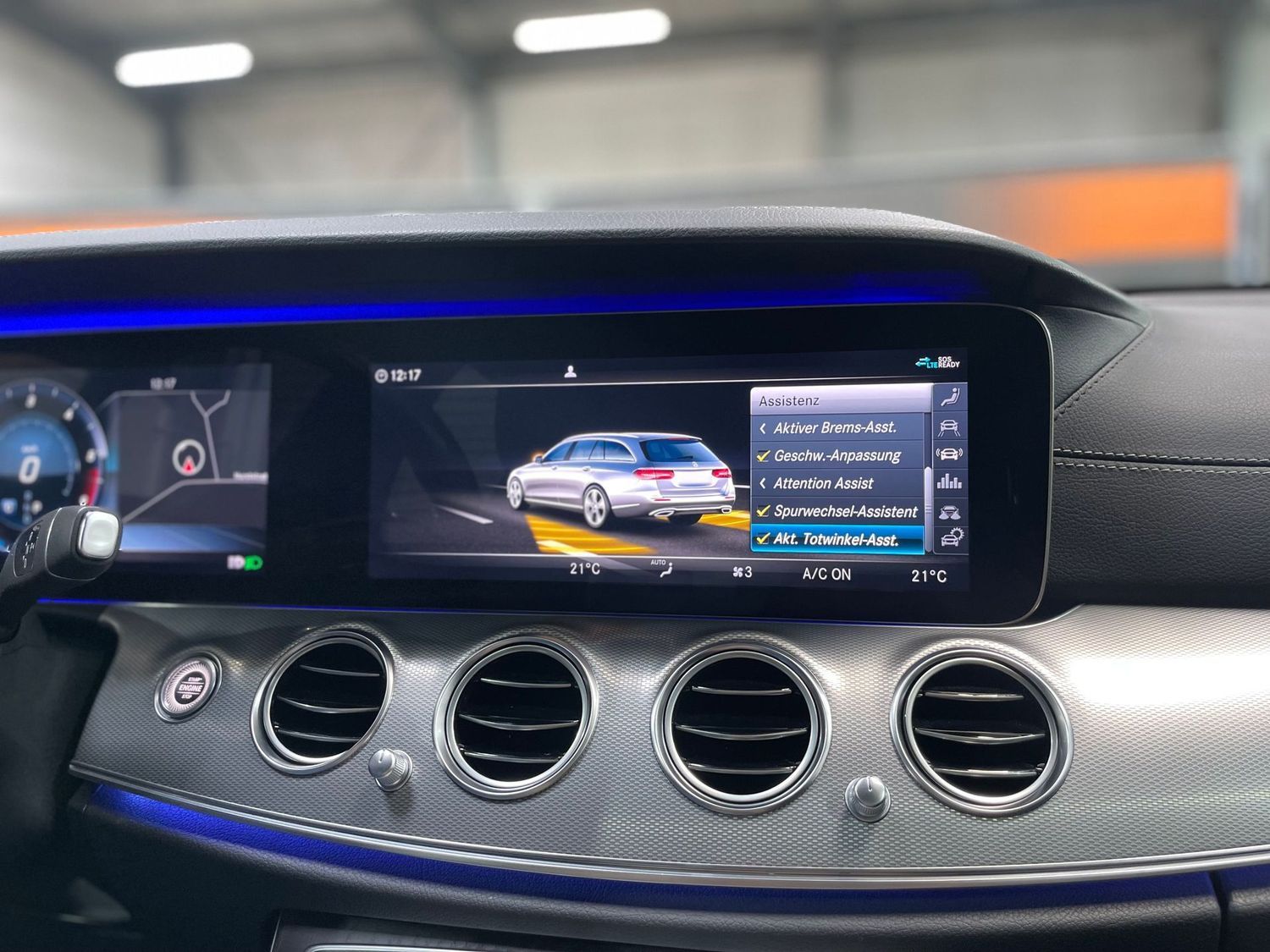 Fahrzeugabbildung Mercedes-Benz E 300 d AMG#Memory#Luft#360°#Alcantara#LED#ACC#S