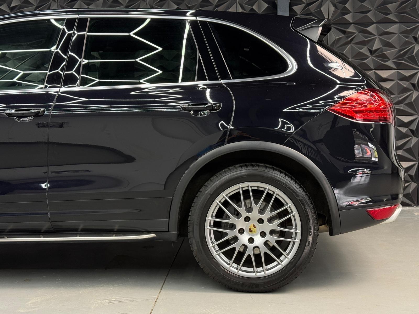 PORSCHE CAYENNE DIESEL 3.0 V6 245ch 4X4 - PNEUMATIQUE - TOIT PANORAMIQUE - CUIR - CAMÉRA DE RECUL - XÉNON