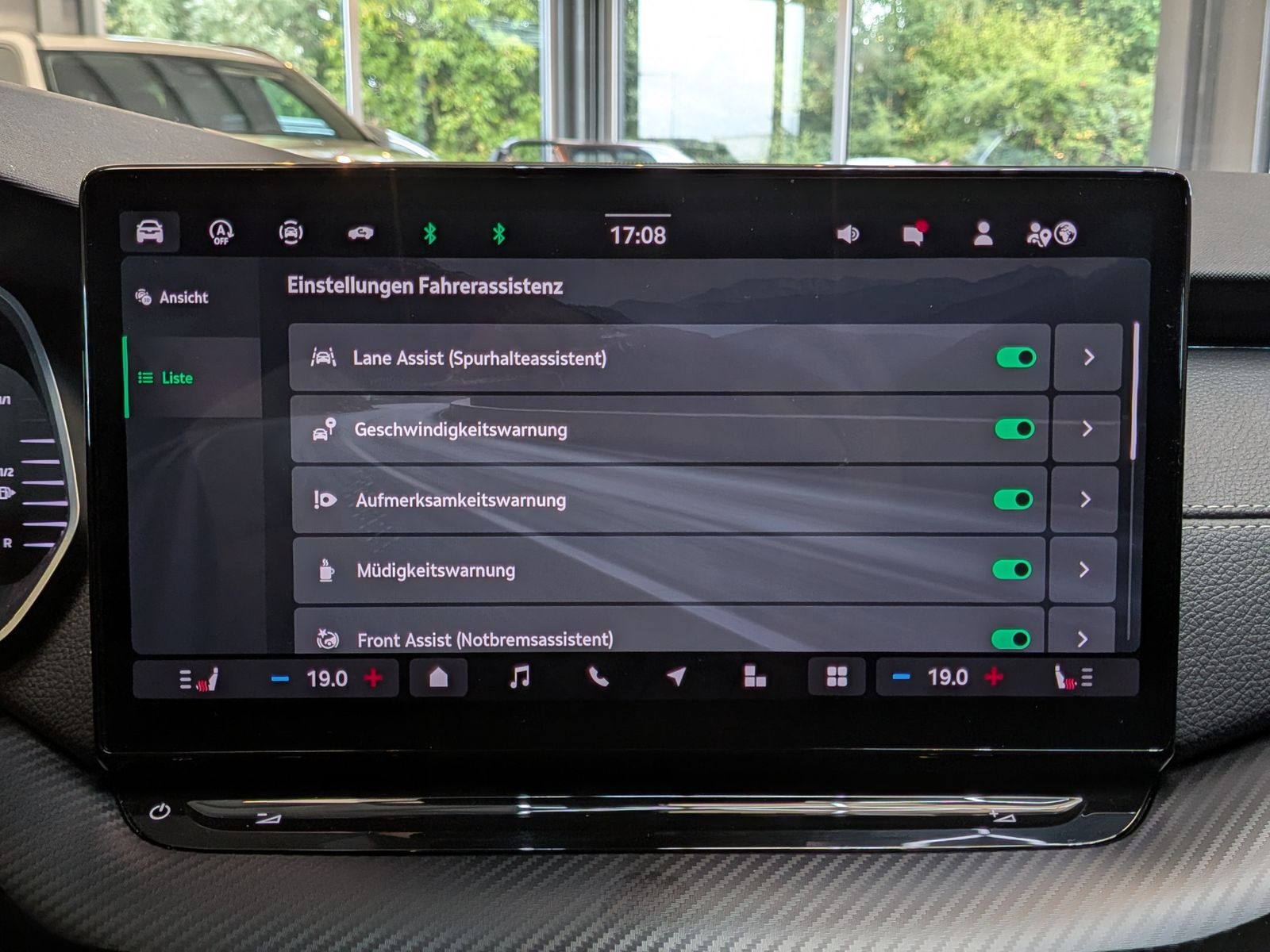Fahrzeugabbildung SKODA Octavia 1.5 TSI Sportline MATRIX PANO AHK 5J-Gar