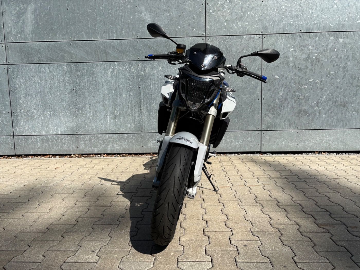 Fahrzeugabbildung BMW F 800 R Touren- und Dynamikpaket