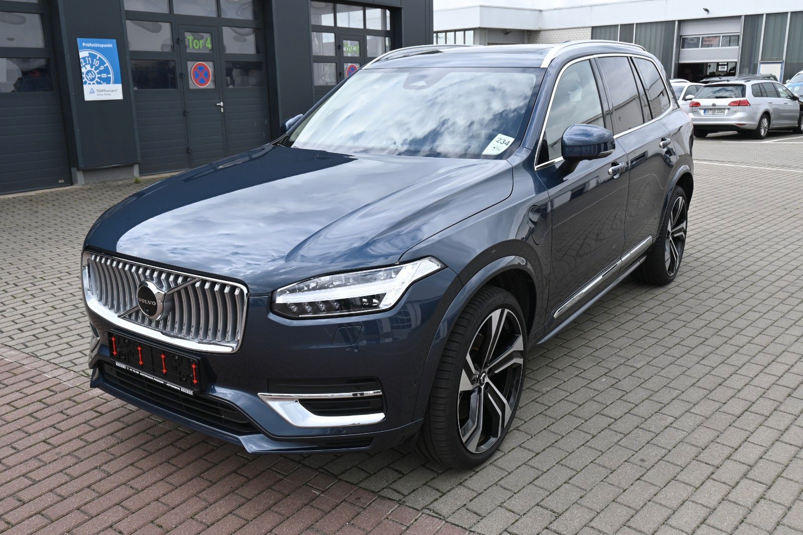 Fahrzeugabbildung Volvo XC90 T8 Ultimate Bright PHEV *AHK*MASS*B&W*LUFT*