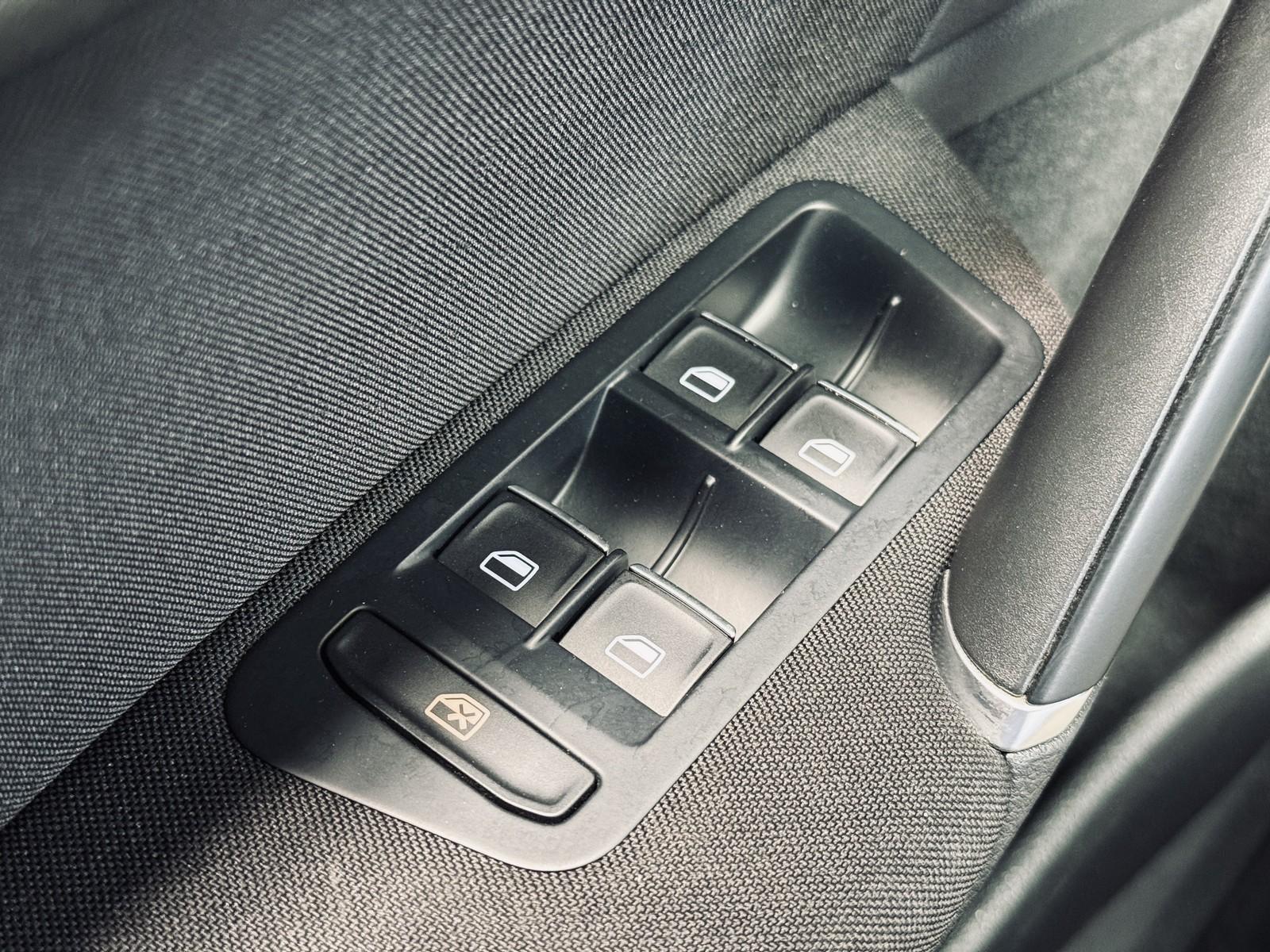 Volkswagen Golf Variant Highline Automatik |AHK|NAVI|KAMER|