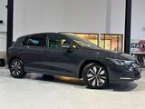 Volkswagen Golf VIII 1.5 TSI Lim. Move *Virtual,ACC,LED* - mit Benzin-Antrieb: mit Navigationssystem