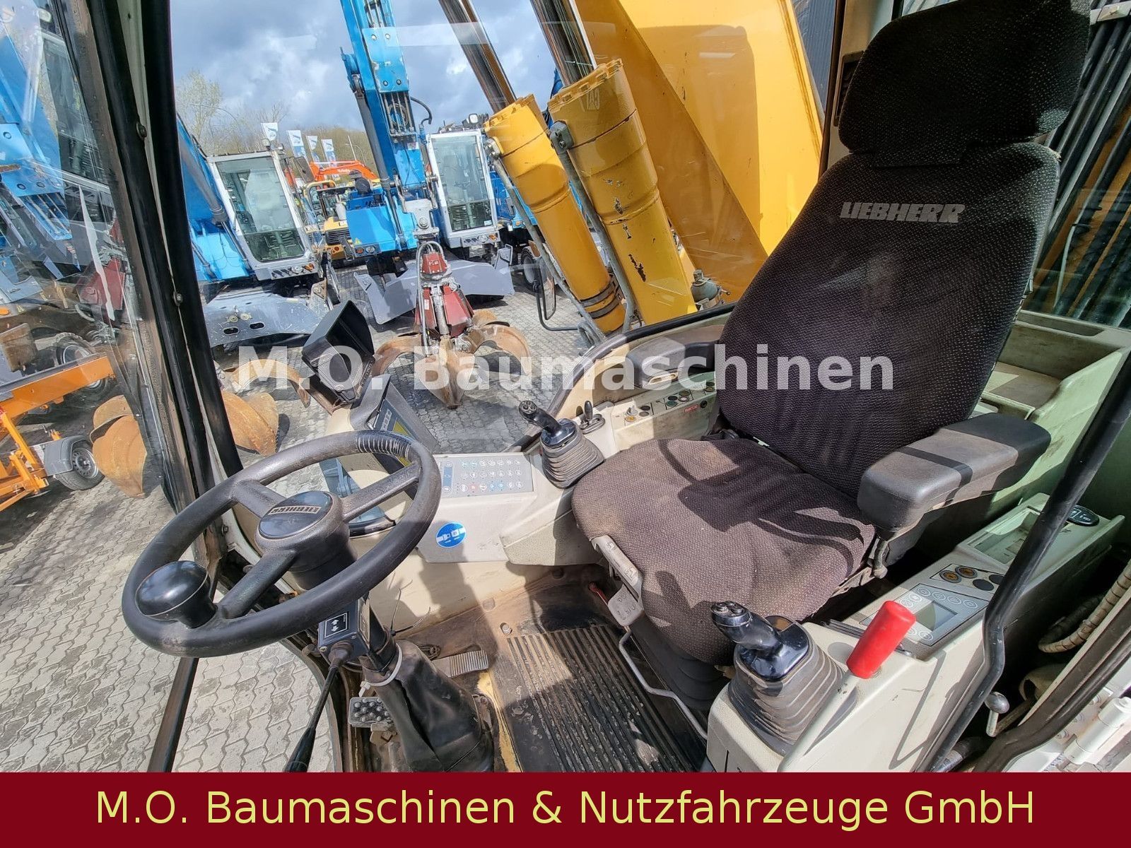 Fahrzeugabbildung Liebherr A 924 C  Litronic / AC / hochf. Kabine /Magnet