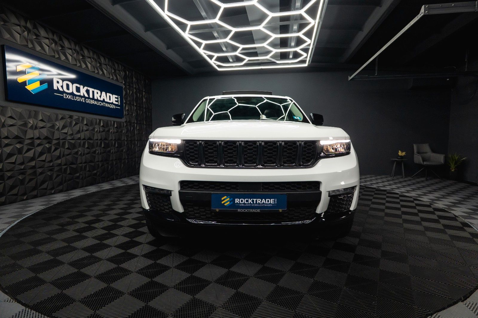 Fahrzeugabbildung Jeep Grand Cherokee 3.6 4x4 LIMITED L Night*ACC*Pano*
