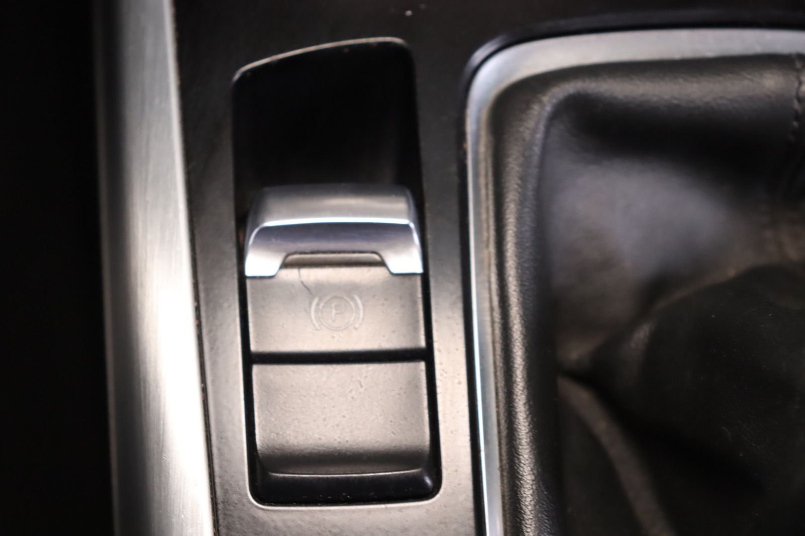 Fahrzeugabbildung Audi A4 2.0 TDI S line Avant * Sitzhzg. * Alcantara *