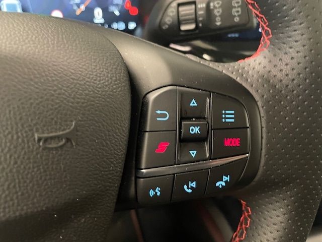 Fahrzeugabbildung Ford Focus ST X 2.3 Panoramadach LED Kamera Head-Up
