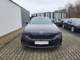 BMW 520 i M-Sport PRO Sommer19'' AHK ICONIC M-Leucht - BMW 520 in Frankfurt (Main)