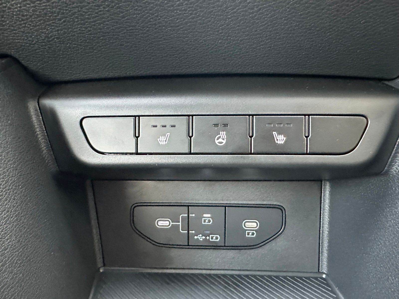 Fahrzeugabbildung Kia Sportage 1.6T 2WD VISION KOM MT