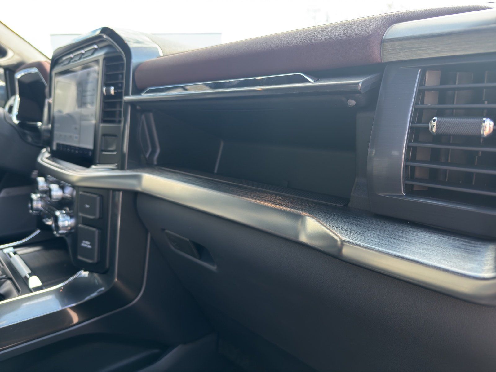 Fahrzeugabbildung Ford F-150 Lariat BLACK 4x4 NAVI/AHK/360°/PANORAMA