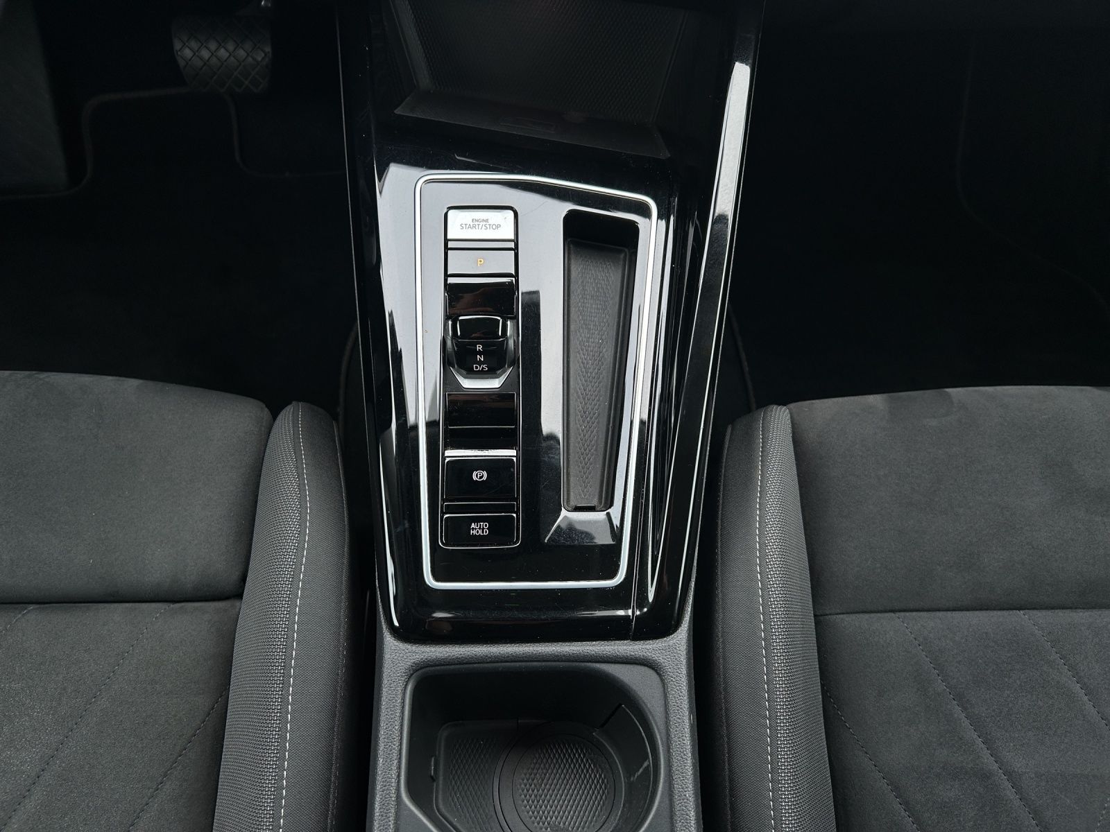 Fahrzeugabbildung Volkswagen Golf VIII Variant Style TDI DSG IQ.Light ACC SH