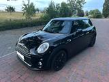 MINI One Navi/tempom./LED/visual B./Ambie./sp..Sitze
