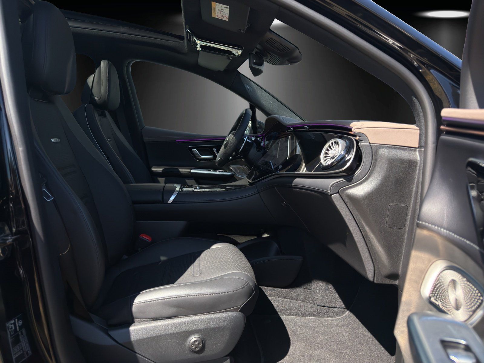 Fahrzeugabbildung Mercedes-Benz EQE 53 AMG Premium DYNAMIC+ Keramik DISTRO Hyper
