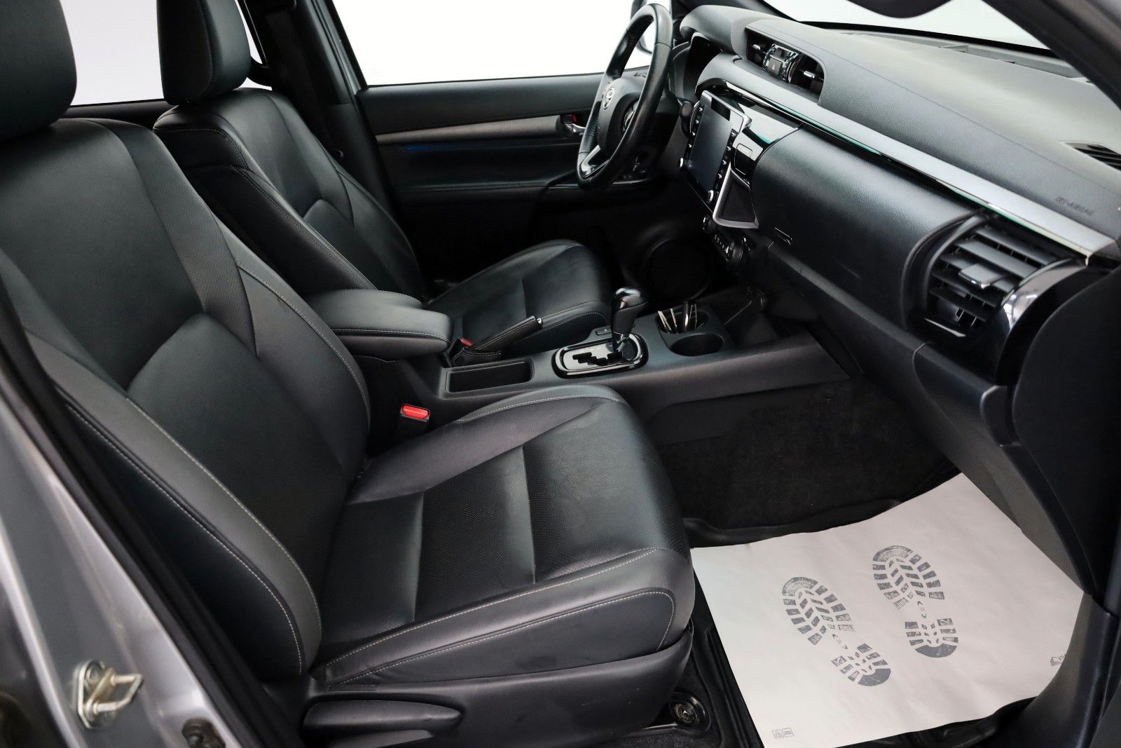 Fahrzeugabbildung Toyota Hilux DoKa Invincible,Leder,ACC,HardTop,AHK