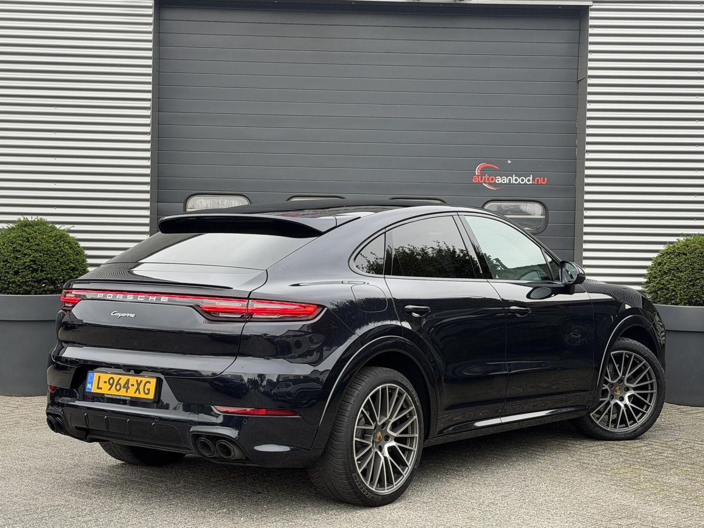 Porsche Cayenne Coupé 3.0 E-Hybrid Sport Chrono | panora imagem 2