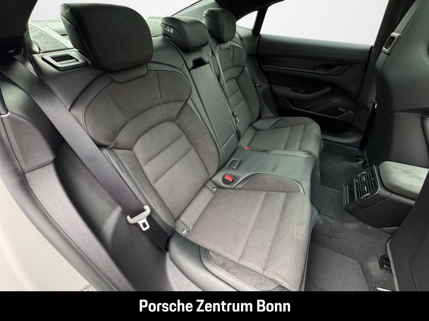 Porsche Taycan - Bild 19