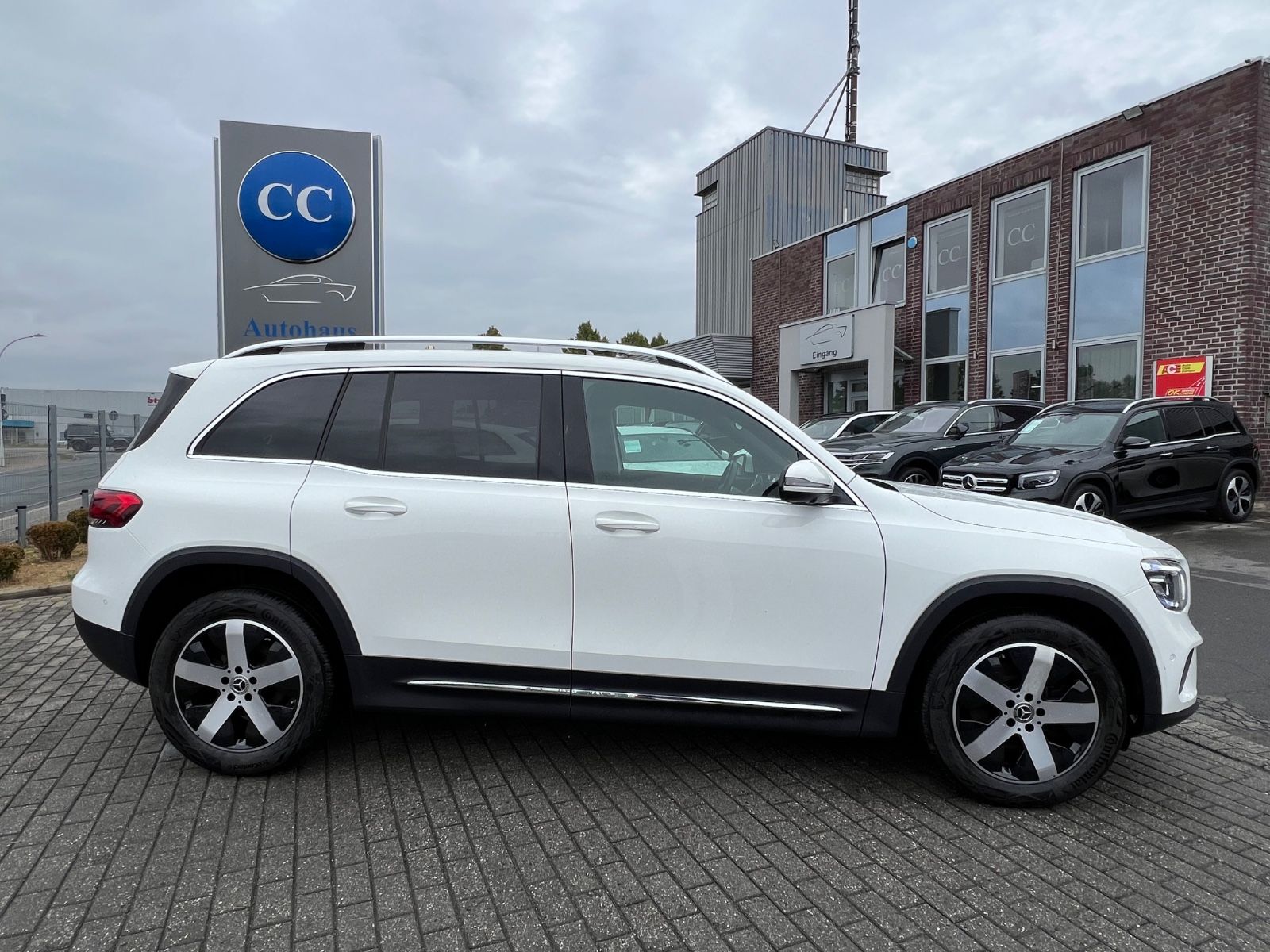 Mercedes-Benz GLB 200d 4M Progressive AMB+AHK+LED+360°+Artico imagem 3